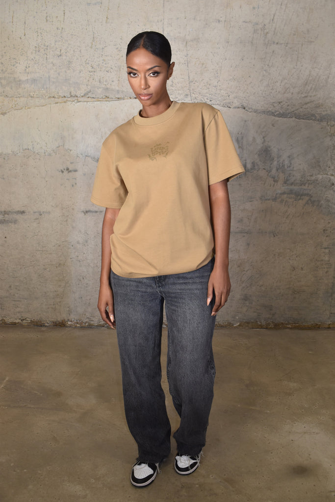 óneiro - Premium Beige T-Shirt